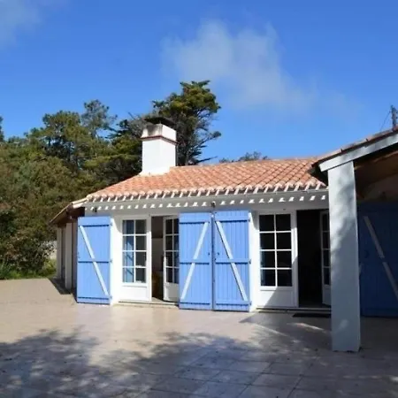House 4 Personnes Noirmoutier : Location Vacances Pour 4 Personnes Dans Le Bois Des Eloux A L'epine. Casa de Férias